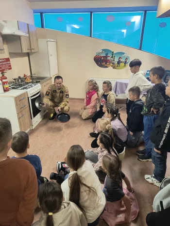 8d33226a-722e-406a-966a-460b6a084e2f