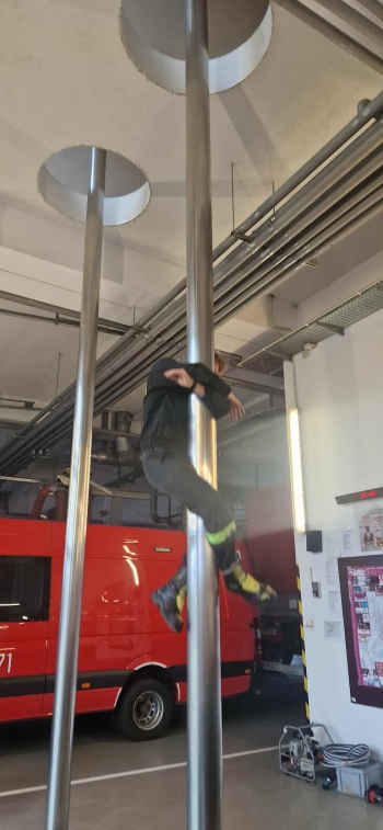 da516141-e7a0-404b-b574-6b6039a25265