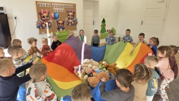 56048597-6058-4069-b8ea-d860510e838f