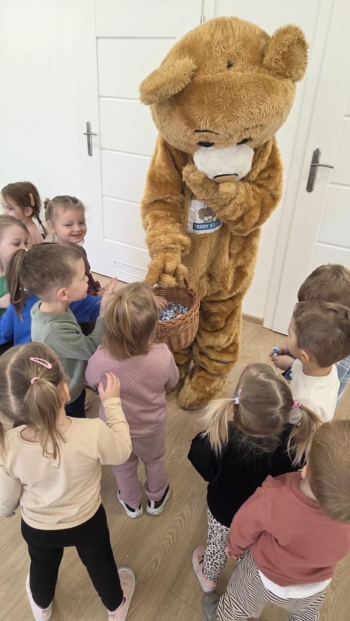 d3a42047-42f2-4272-9745-d1629c0ba6b5