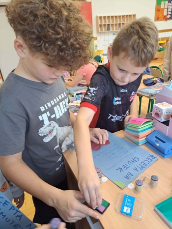 6103f277-7b07-42c8-aa36-5e73a4f17888