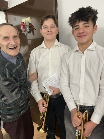 ad41480d-5612-4be7-9b2e-d9e4f7242039