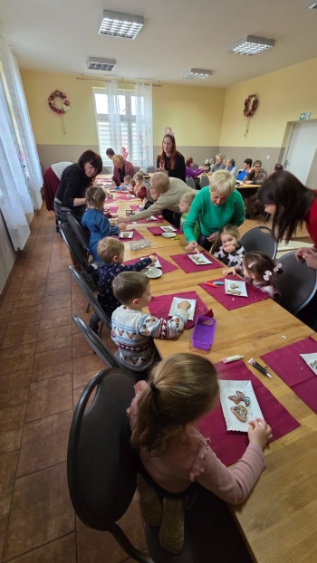 f4c982ce-908a-4199-8076-0962c41b3a7b