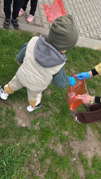 98c0639c-04dc-4ce8-92c1-ad135d9bf781