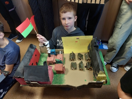 Projekt edukacyjny - FERENC MOLNAR ''Chłopcy z Placu Broni - Lektura w pudełku''