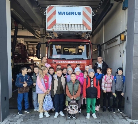 Wycieczka do Państwowej Straży Pożarnej w Nowym Sączu i sali zabaw