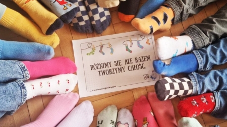 Światowy Dzień Zespołu Downa – Dzień Kolorowej Skarpetki w przedszkolu i klasach 1-3